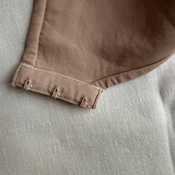 Chantelle Blush Underwire Bra - Picture 6 of 8